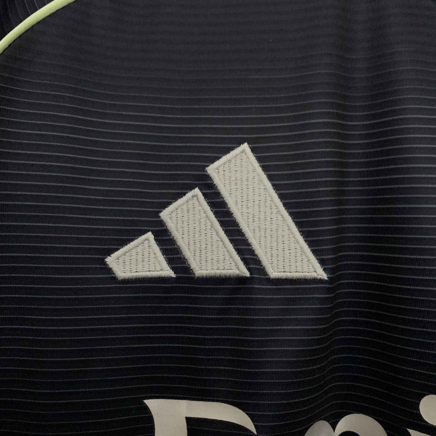 25/26 REAL MADRID UITTENUE