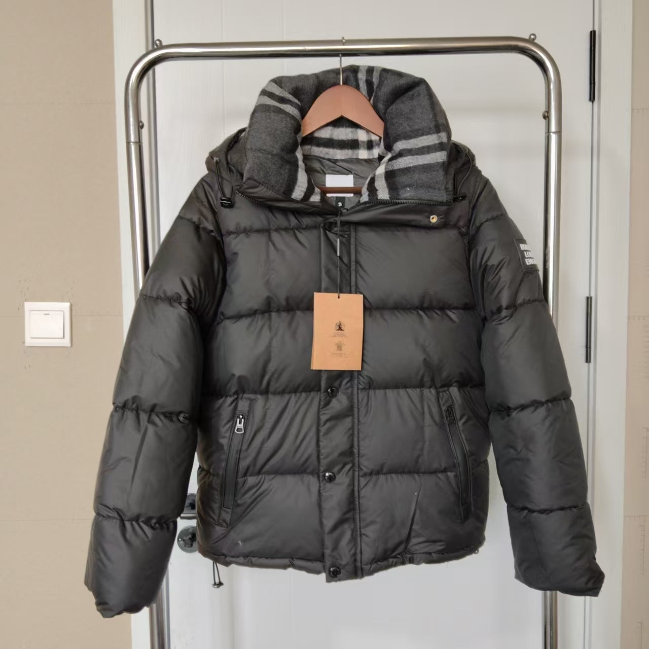 BURBERRY PUFFY JAS