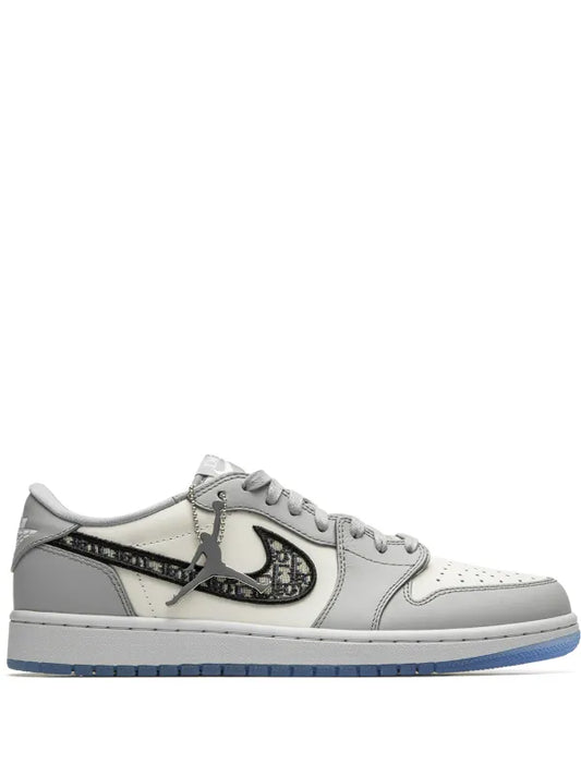 DI-OOR LOW SCHOENEN
