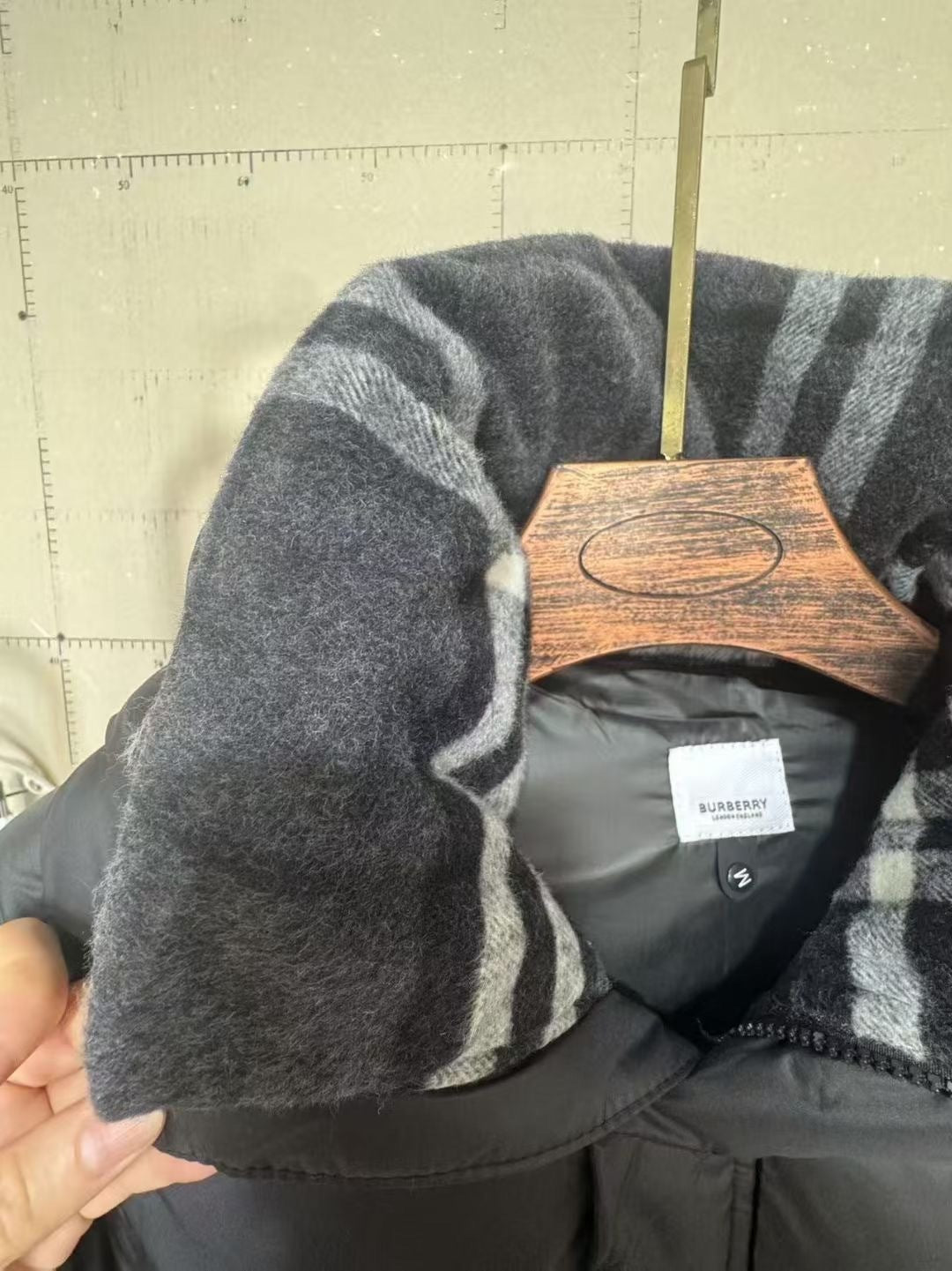 BURBERRY PUFFY JAS