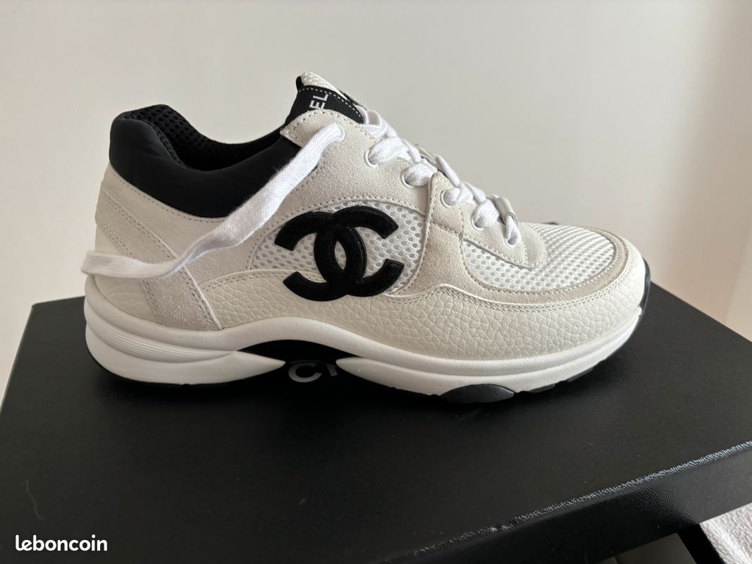 CHANEL SNEAKERS