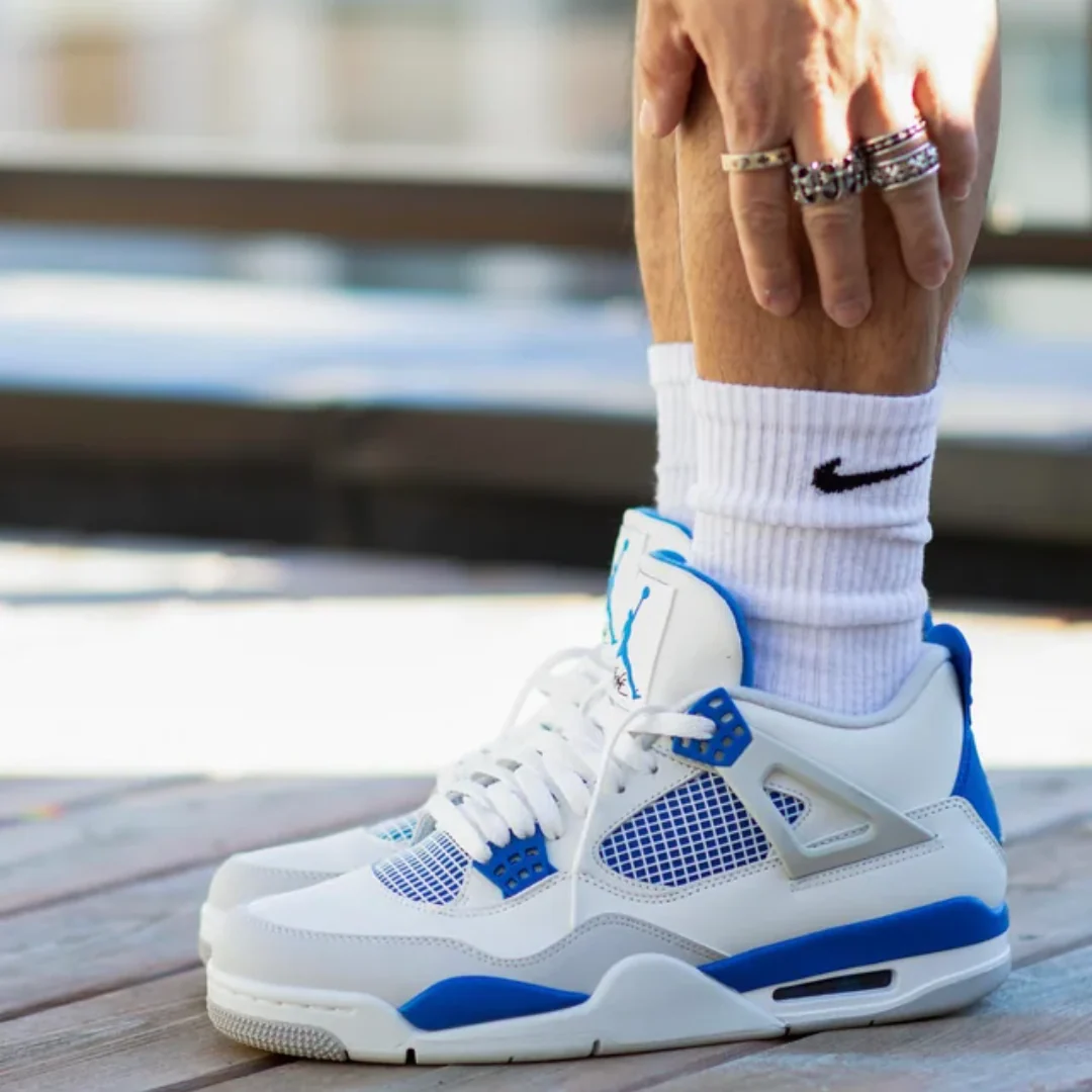 JORDAN 4