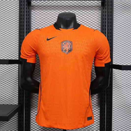 STÜSSY X NETHERLANDS 2026 EXCLUSIVE JERSEY - 65% WK KORTING!