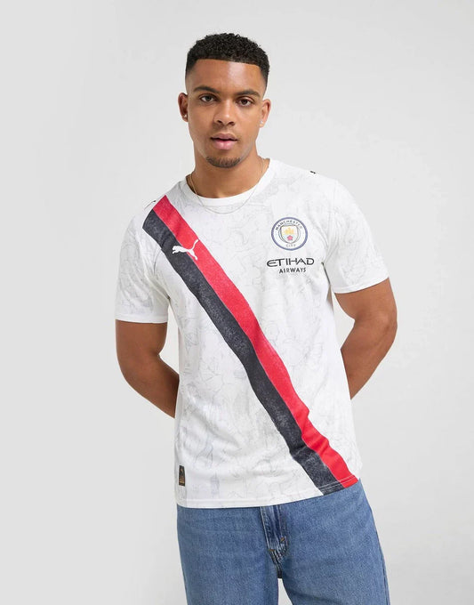 PUMA MANCHESTER CITY FC 2025/26 CLUB WERELDBEKER UITSHIRT