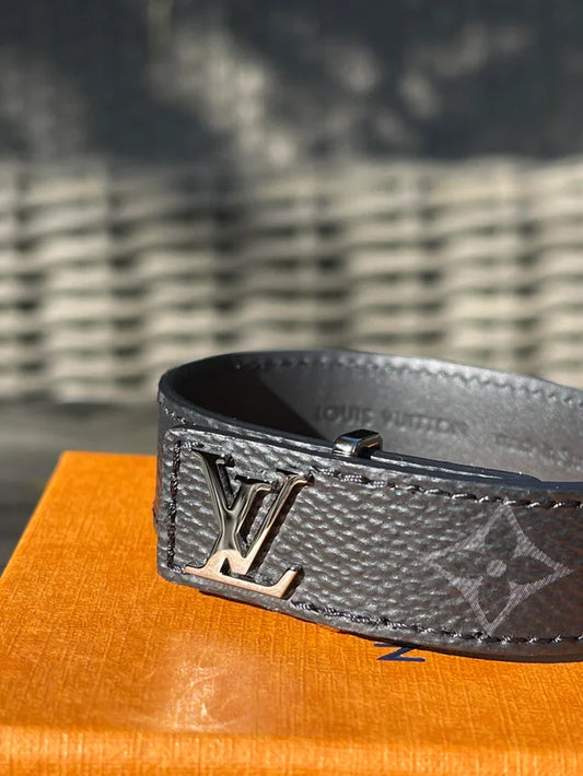 LV ARMBAND
